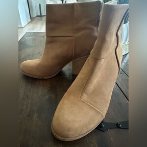 Vince Camuto Women's Tan Ankle Boots